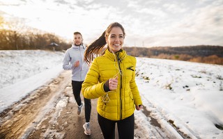 Sport im Winter: Sicheres und effektives Training bei kalten Temperaturen