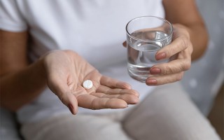 Acetylsalicylsäure (ASS): Wissenswertes zur Arznei & wichtige Hinweise