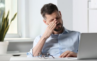 Trockene Augen haben meist alltägliche Auslöser